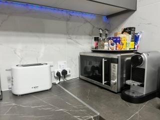 Modern apartment near McKenzie beach - 1