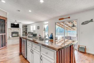 Waterfront Busters Place on Hickory with Fire Pit - 1