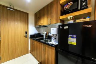 Amazing Condo Unit Shore 3 - walking distance to MOA - Pasay - 2 Beds - with 1 extra bed - with pool access - Manila - 5
