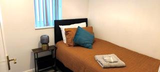 Stunning 3-Bed Apt, near Lakeside Mall, Fast WIFI, PARKING, Chafford STATION - West Thurrock - 9