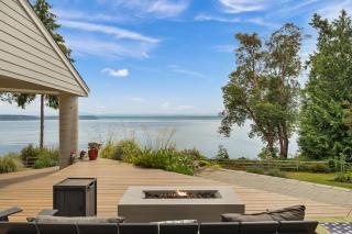 Hike, Bike and Explore Oceanfront Kingston Getaway - Kingston - 0