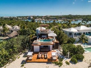 Luxurious Beachfront 2 bedroom villa on Smith's Reef - Providenciales - 8