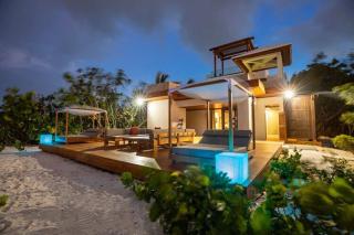 Luxurious Beachfront 2 bedroom villa on Smith's Reef - 9