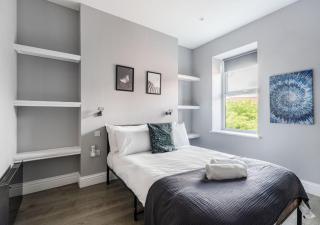 Captivating and Cosy 2BR Suite with Captivating Cathedral Views - 7