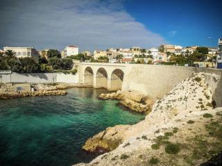 Exclusif - Urban Cabin vue mer les pieds dans l'eau - 0