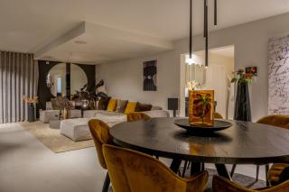 Grand Spa-Francorchamps Villa - Chalourous "home sweat home" for Families, Friends & Pilots - Splendid 4-Bedroom with Home Cinema theater & pool - Spa - 5