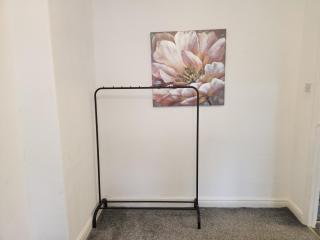 Discover Doncaster - 3BR Home for 7 with WiFi & Free Parking near Station and City Centre - 1