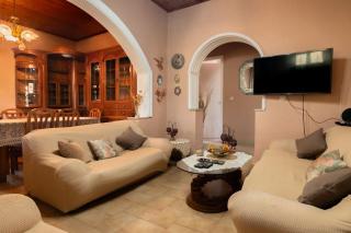 Village House In The Valley - Kouramaditika - 4