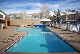 King Bed, Ski In & Out Access, Wood Burning Fireplace, Pool, Hot Tub, Sauna, Tennis & Fitness Center - 2