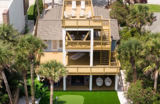 VistaMar - Serene Beachside Oasis with Ocean Views - 0