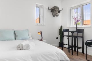 Small Studio Arnold town Center e - 5