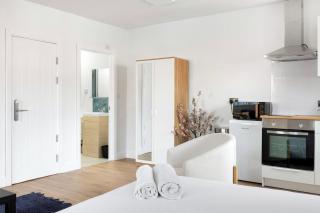 Small Studio Arnold town Center e - 2