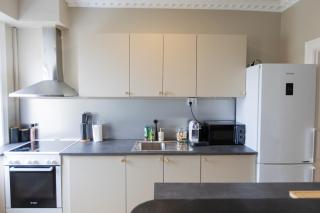 Modern & Central 8 Säng Lägenhet - 1