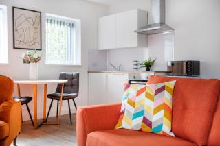 Modern Studio in Arnold centre - 1