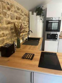 Gîte en pierre avec baignoire balnéo - 8