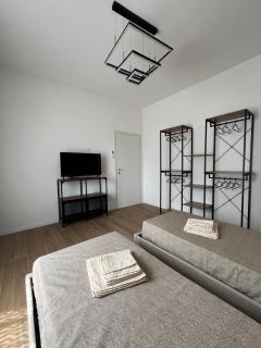 Pollyhouse - 3