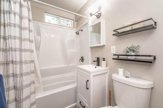 The Cozy Bear Cabin, BBQ, Indoor Fireplace! - Sugarloaf - 6