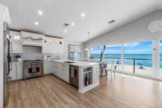 Modern Direct Beachfront Paradise, 3 Bedroom, 2 and Half Bath - 8