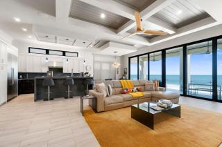 Luxurious Beachfront Vacation Getaway, 4 Bedroom, 4 and half Bath w Heated Pool, Spa, Sleeps 12 - 3