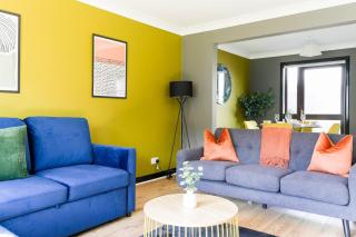Ten Acres House - - 0