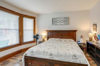3 Mi to Cedar Point Sunny Sandusky Home with Yard - Sandusky - 1