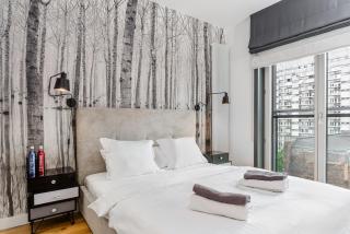 Beautiful Apartment with Parking in Mennica Residence - Varsavia - 9