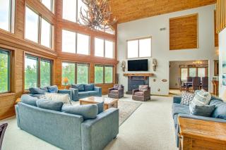 Waterfront Central Wisconsin Cabin with Indoor Pool! - 0