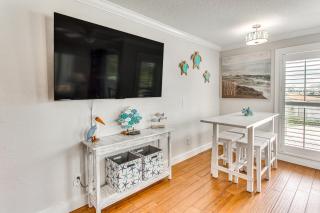 On-Site Ocean Access: Condo in Myrtle Beach - 6