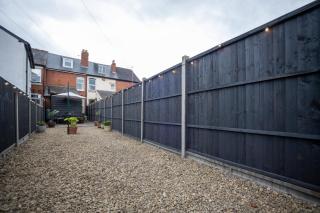 Inviting Home in Heart of Hereford with Parking & Garden - 5