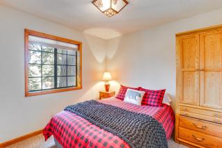1 Mi to Skiing Cabin with Deck in Bear Valley! - - 1