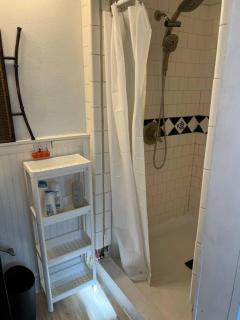 3 Bedroom - Awesome Views, Light, Deck - 3