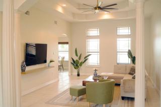 Tropical Family Funhouse, No chore, Pet Friendly - Edinburg - 0