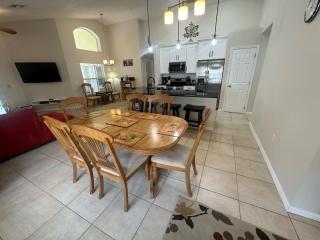 Beautiful 4-Bedroom Pool Villa in Southern Dunes with a Golf Course View - Haines City - 7