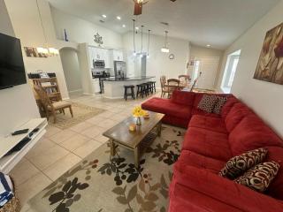 Beautiful 4-Bedroom Pool Villa in Southern Dunes with a Golf Course View - Haines City - 3