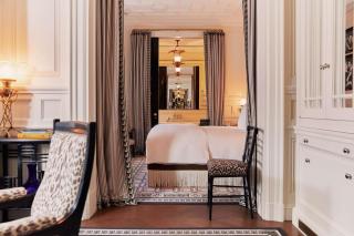 At Sloane - 7
