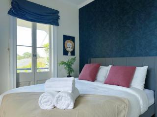 The Ultimate Escape - Holiday Villa Private POOL - 4