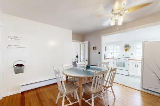 Cozy 1st Level Beach House - Walk Everywhere - North Beach - 3