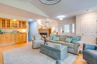 Blue Ridge Mtn Retreat Porches and Creek Access - Hendersonville - 8