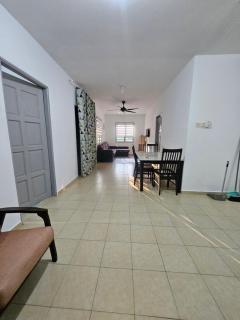 Homestay Sarah Ali Kuantan 3BEDROOM 2WASHROOM SELESA,BERSIH & LUAS - Kuantan - 3
