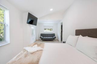 Sunset Pool House 4BR 13 People Hidden Gem - North Miami Beach - 5