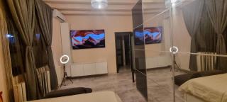 2 Rooms Apartment - Plopeni - 9