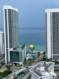 Beachwalk condo resort - Hallandale Beach - 2