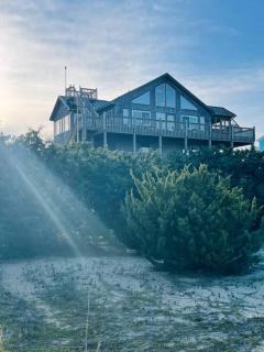 Dune Haus - Oceanfront w Hot Tub, Private Beach - Salvo - 3