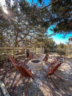 Dune Haus - Oceanfront w Hot Tub, Private Beach - Salvo - 2