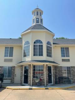 Victorian Inn - 9
