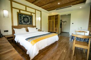 Mountain-scenery inn - 1