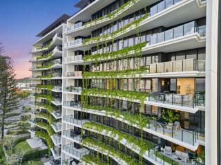 Palm Beach Luxury Apartment with Hinterland Views - Gold Coast - 9