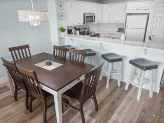 SMP 503 - Updated Beachfront - Free Beach Service! - Fort Walton Beach - 1