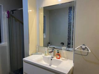 Lincoln Road 2km -Bright & Cozy Private Room with Ergonomic Work Setup, Fast Fibre & Free Parking - 1
