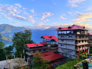 Hotel Red Cherry Pelling - Pelling - 0